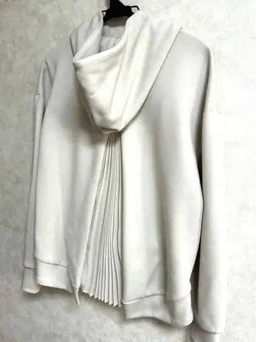 예카베카 미사용 후드 부착 라이트 베이지 후드티