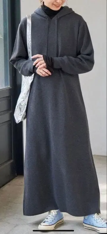 스픽 앤 스팬 후디드 니트 원피스