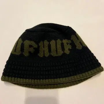 HUF 로고 니트 모자 블랙 올리브