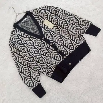 새상품 [셀건] (L) 브이넥 긴팔 가디건 바이컬러 올 패턴