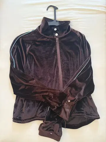 다크 브라운 벨로아 후드티