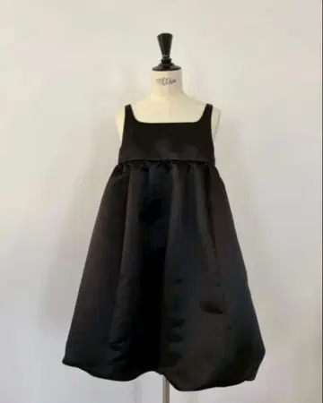 Rosymonster Souffle balloon OP 블랙 숏