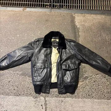 Suburban. G-1 플라이트 자켓