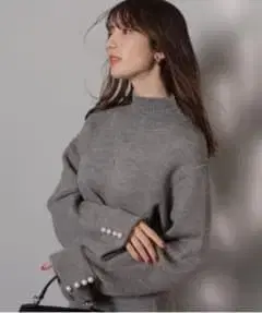 미사용 새상품 Apuweiser-riche 하이넥 니트