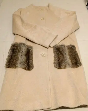 LAURA ASHLEY 퍼 달린 롱 코트 사이즈 11