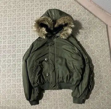 올리브 그린 플라이트 자켓 퍼 포함