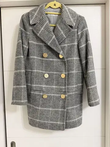 그레이 체크 무늬 더블 브레스트 코트