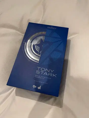 핫토이즈 토니 스타크 아이언맨 2