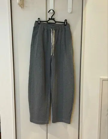 시착만 한 상품 ADAM ET ROPE 그레이 커브 스웨트 팬츠
