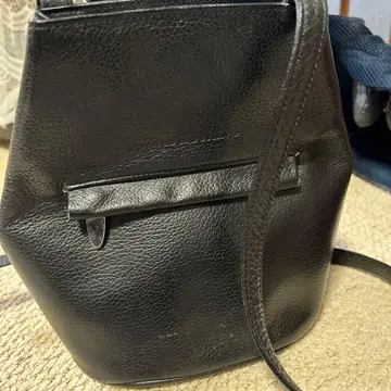 블랙 가죽 숄더백