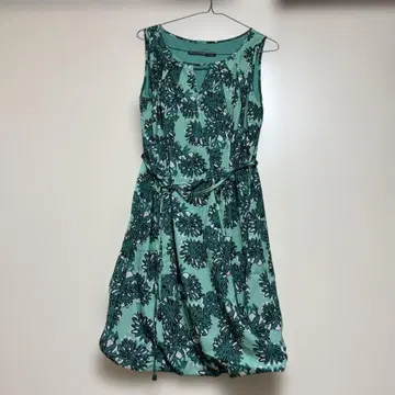 VANDOS 민트 그린 플라워 프린트 슬리브리스 원피스