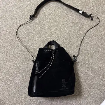 블랙 스웨이드 복조리형 백