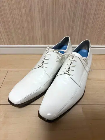 BENIR 일본제 화이트 드레스 신발 스퀘어토