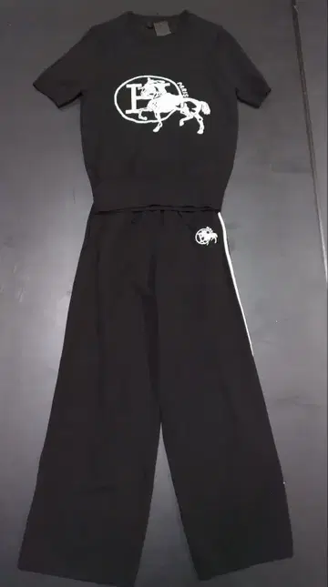 블랙 로고 프린트 셋업