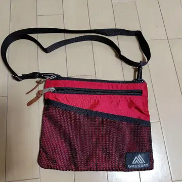 GREGORY 사코슈 레드/블랙