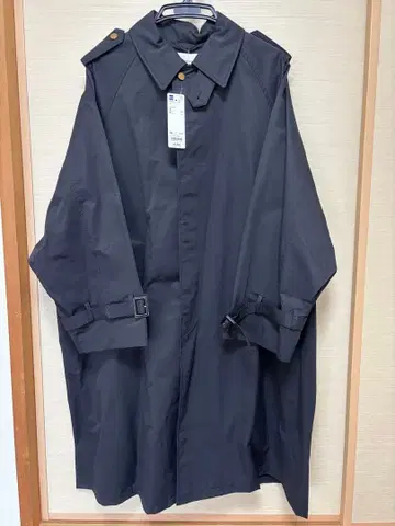 미사용 새상품 XL GU x Beautiful People 트렌치코트