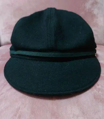 FURLA 블랙 헌팅 캡