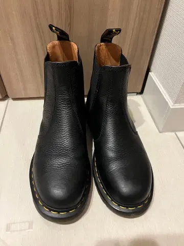 미사용 새상품 Dr. Martens 사이드 고어 부츠 24.5