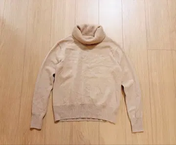 유니클로 캐시미어 100% 하이넥