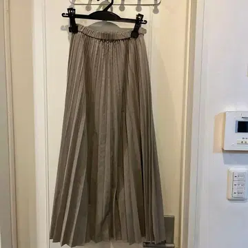 URBAN RESEARCH 스웨이드 터치 플리츠 스커트