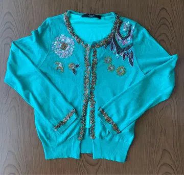 Another Edition 터콰이즈 비즈 자수 니트 가디건