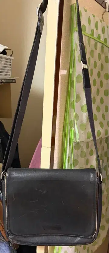 코코마이스터 블랙 가죽 숄더백