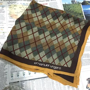 스카프 웅가로 (emanuel ungaro)