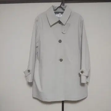 화이트 버튼 코트