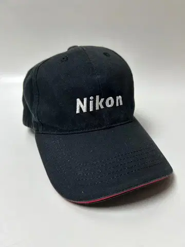 Nikon 자수 로고 블랙/레드 캡 코튼 프리 사이즈