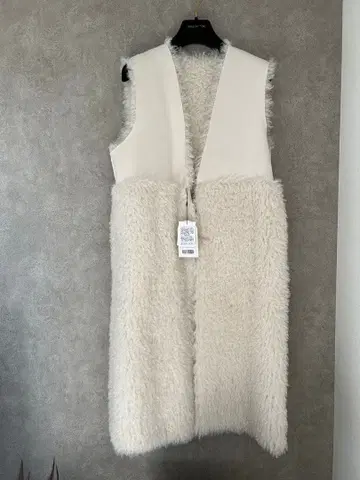 미사용 새상품 ellie 롱 퍼 베스트 아이보리