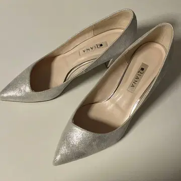 새상품급 DIANA 실버 청키힐 펌프스 24cm