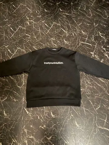 trust your intuition 맨투맨 블랙