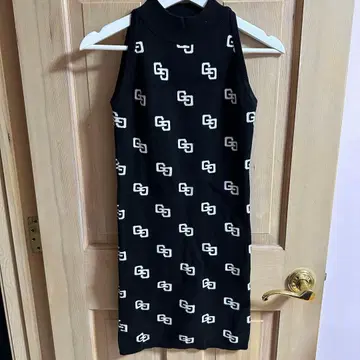 GYDA 제이다 슬리브리스 로고 미니 원피스