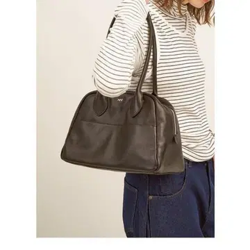 YENN 이엔 MEDIUM BOWLING BAG BLACK chignon