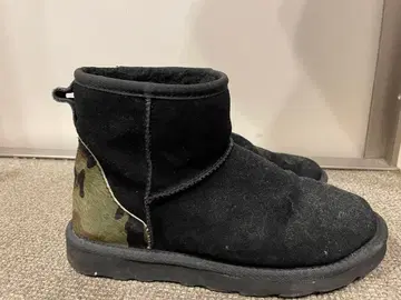 블랙/카모플라쥬 어그 부츠