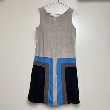 EMA BLUE'S 슬리브리스 미니 원피스 에마블루스