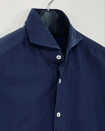 지아네트 다크 네이비 호리젠탈 칼라 옥스퍼드 셔츠