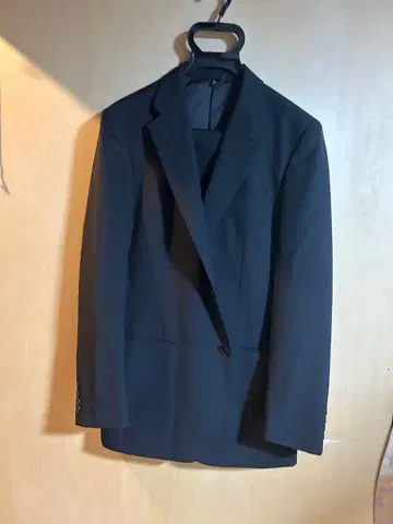 블랙 레귤러핏 비즈니스 정장