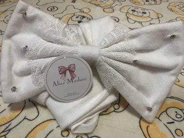 앨리스 마시로 화이트 머플러