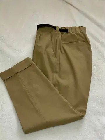 데상트 베이지 슬랙스 허리 조절 가능