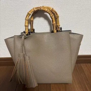 베이지 가죽 핸드백 대나무 핸들 그레이 베이지