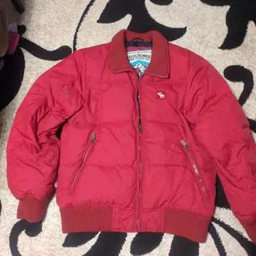 아바크롬비 앤 피치 다운 M 사이즈 빨간색