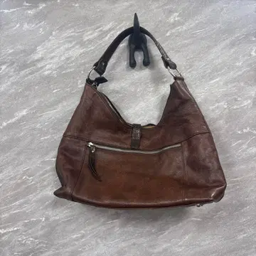 브라운 가죽 핸드백 외 포켓 부착