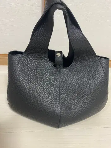 코시노 히로코 천연 가죽 백 5만 엔대