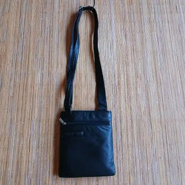 소가죽 바디 숄더백