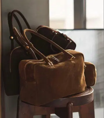 마뉴엘 밀라노 카멜 보스턴 백