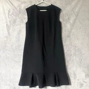 4298 시즈카 코무로 블랙 슬리브리스 무릎 기장 원피스 프릴 관혼상제