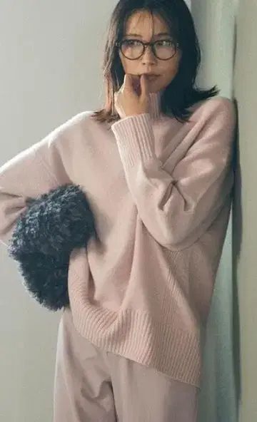 밴야드 스톰 고급 캐시미어 블렌드 오버사이즈 하이넥 니트 핑크