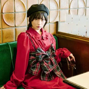 쿠틸과 레트로 원피스 빨간색 체크