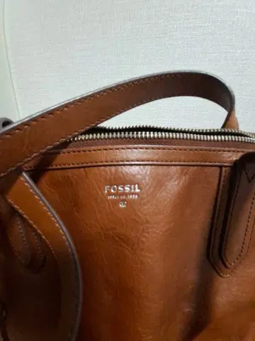 FOSSIL 브라운 가죽 토트백